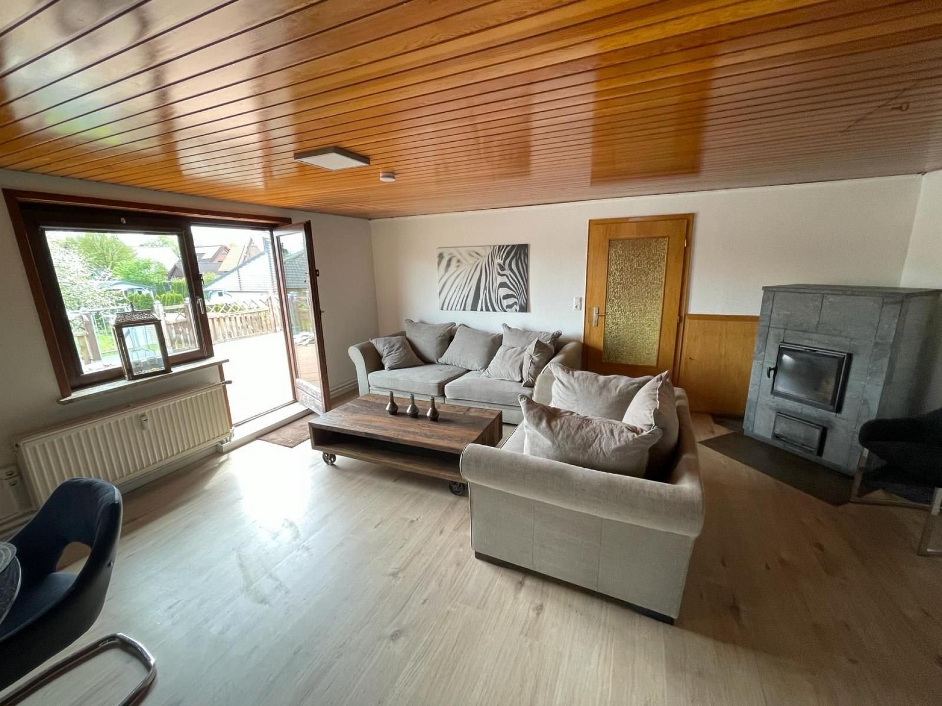 Modern eingerichtetes Einzelzimmer in Groß Vollstedt, Gemeinschaftsbad (Zimmer Nr. 3) Foto 2