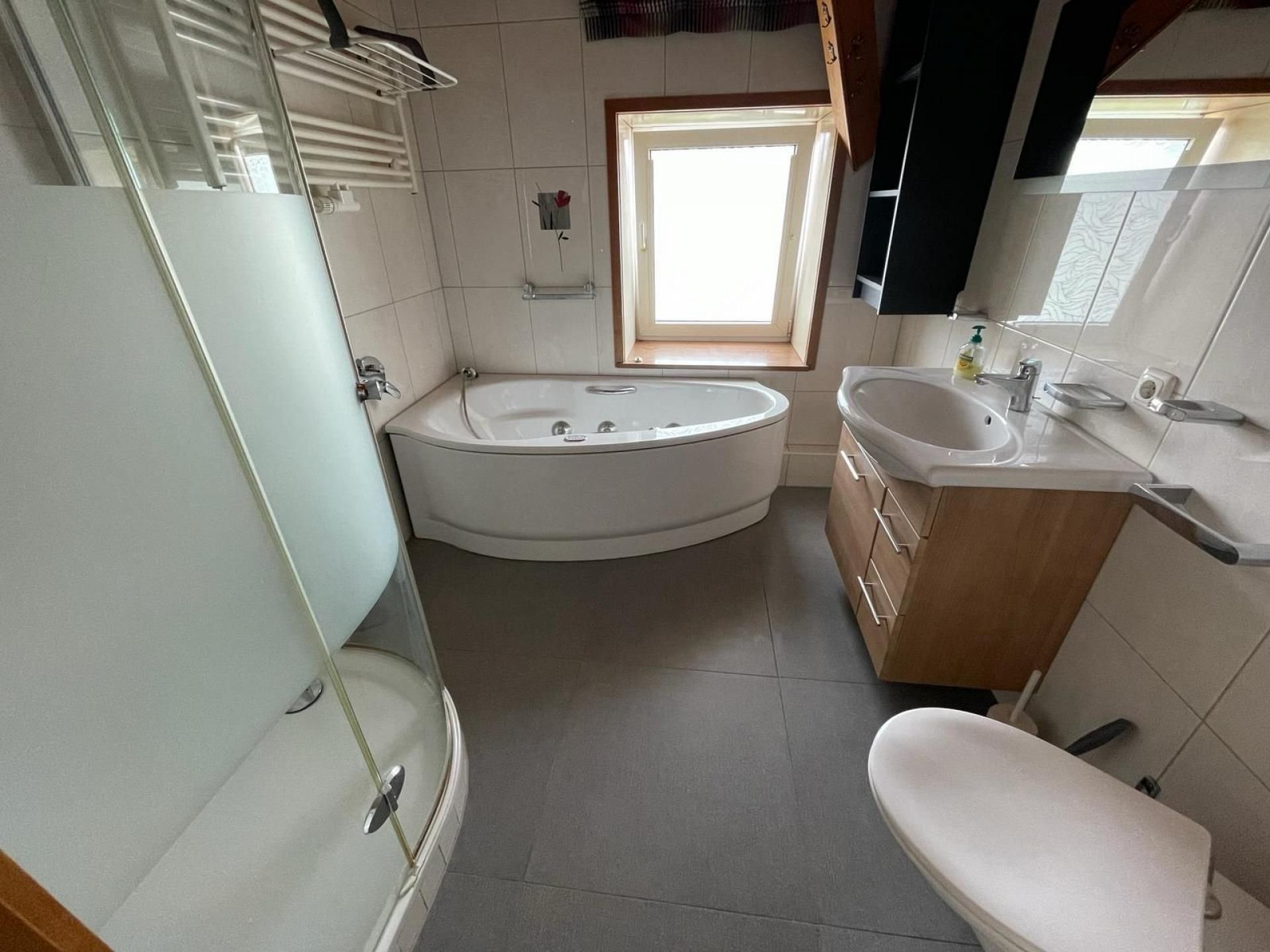 Modern eingerichtetes Einzelzimmer in Groß Vollstedt, Gemeinschaftsbad (Zimmer Nr. 3) Foto 3