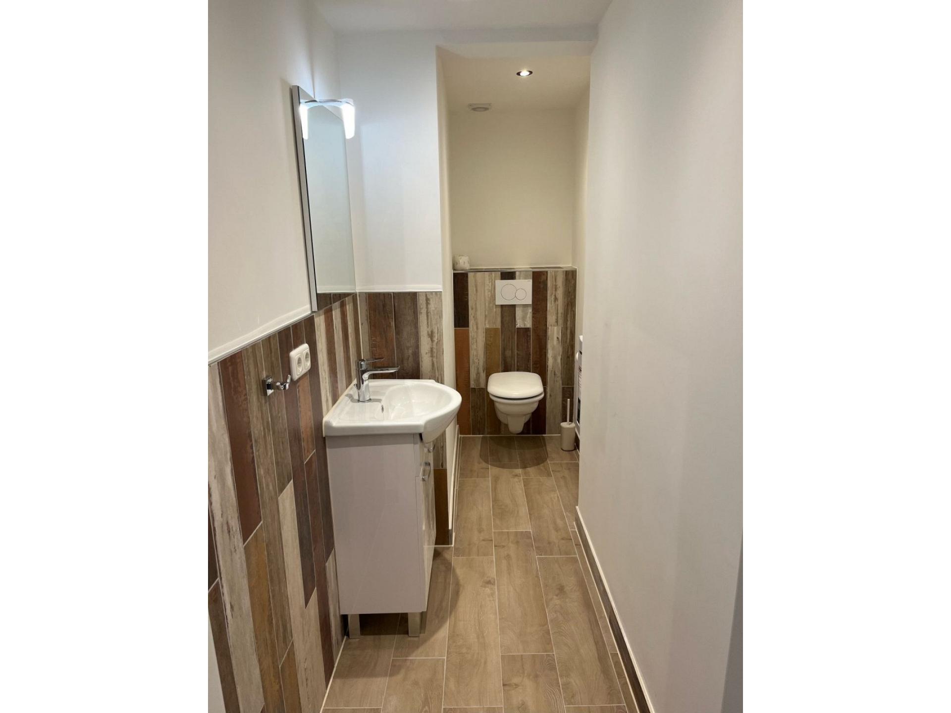 Modern eingerichtetes Einzelzimmer in Groß Vollstedt, Gemeinschaftsbad (Zimmer Nr. 3) Foto 5