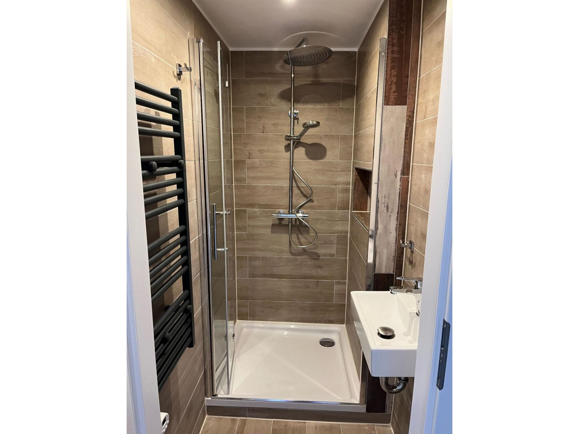 Gemütliches Einzelzimmer in Groß Vollstedt - zentral gelegen ideal für Monteuere u. Reisende, Gemeinschaftsbad (Zimmer Nr. 2) Foto 6