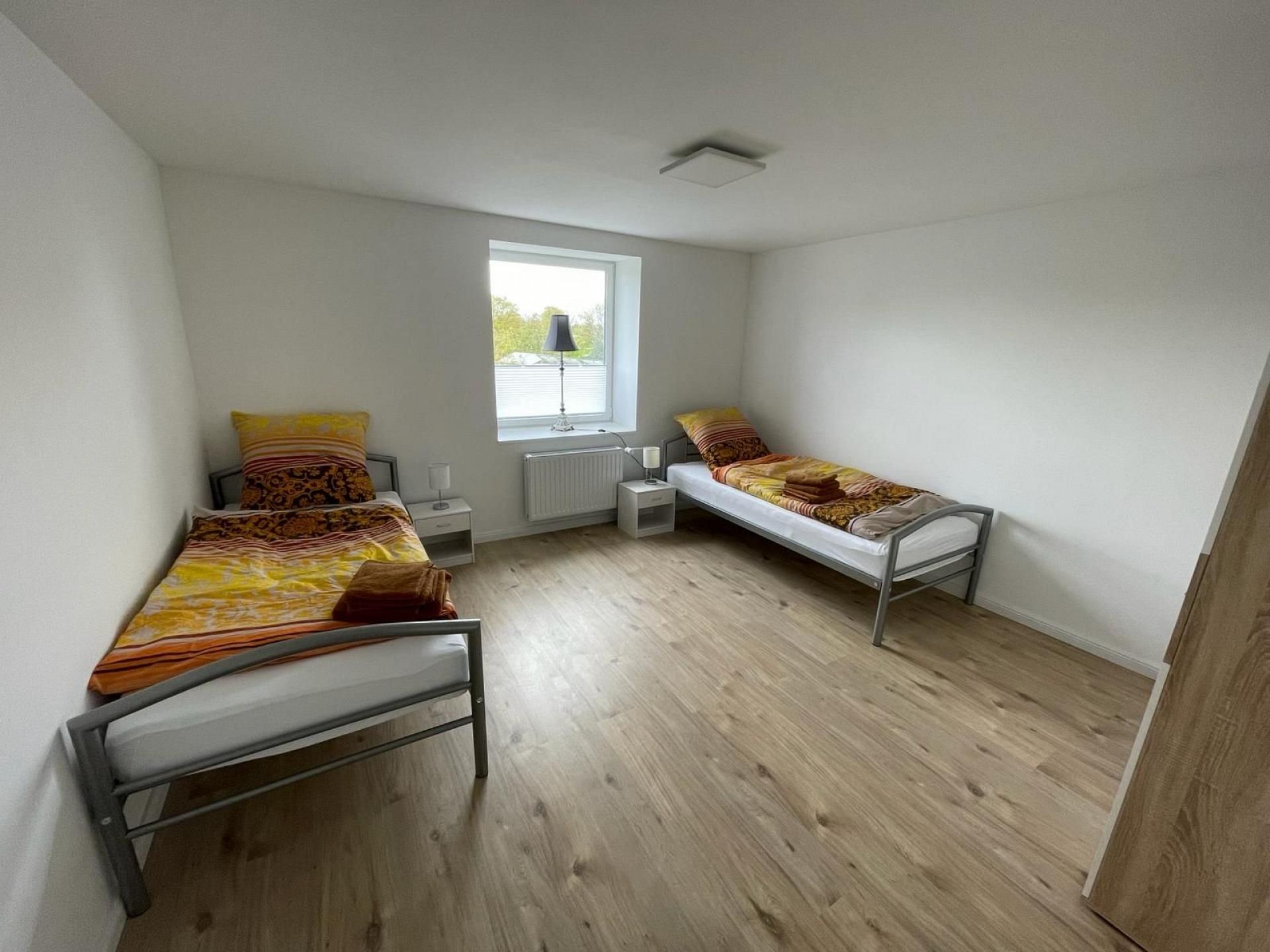 Gemütliches Zweibett-Zimmer in Schleswig-Holstein - ideal für Monteure und Geschäftsreisende, Gemeinschaftsbad (Zimmer Nr. 5)