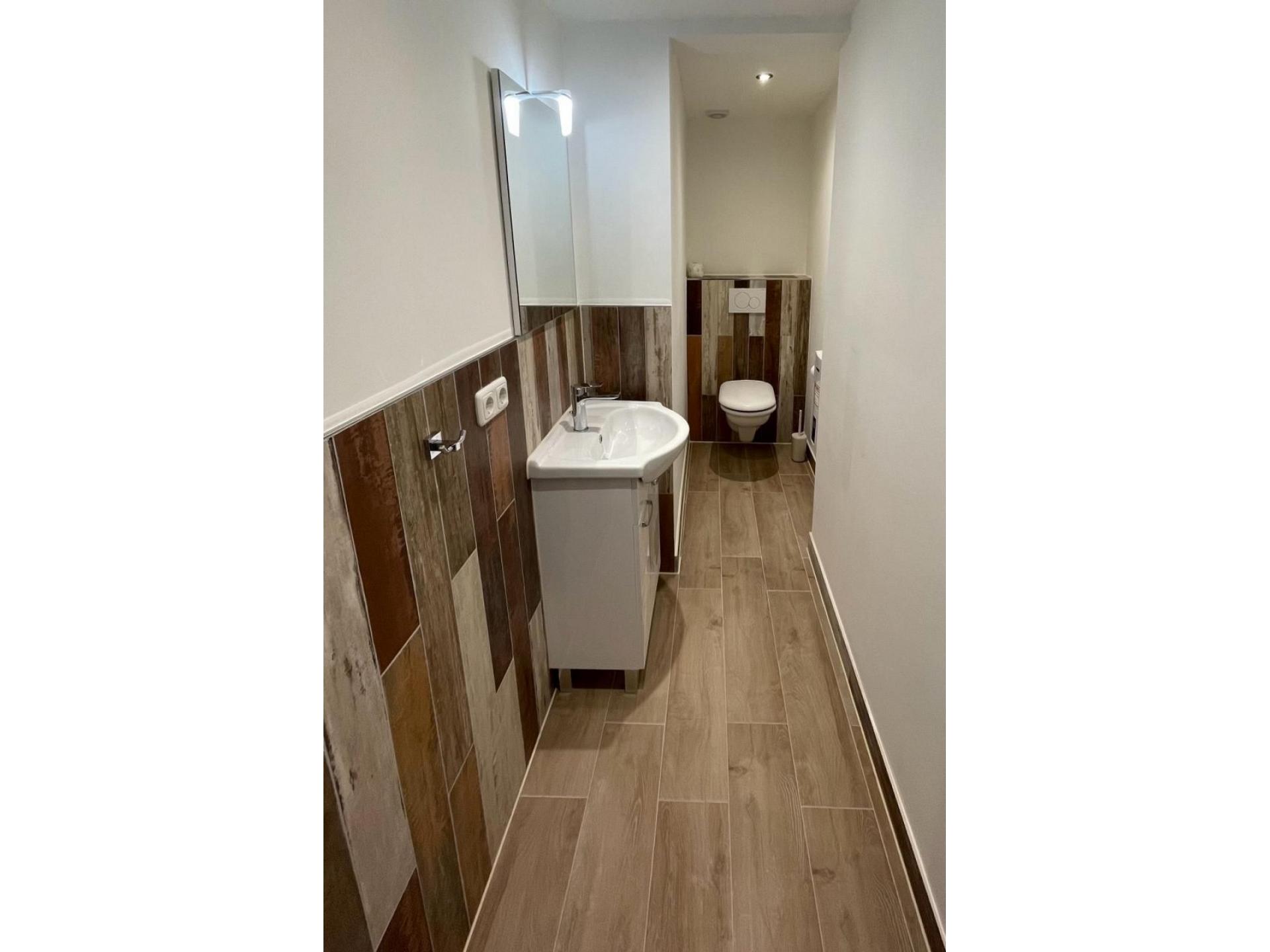 Herrliches Zweibett-Zimmer im Grünen in Schleswig-Holstein - ideal für Monteure, Gemeinschaftsbad (Zimmer Nr. 4) Foto 7